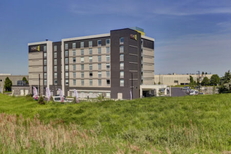 Hilton_Garden_Inn_H2_Brampton_Exteriors_Day_HR0003